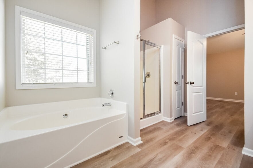 Building Photo - 6933 Grand Hickory Dr