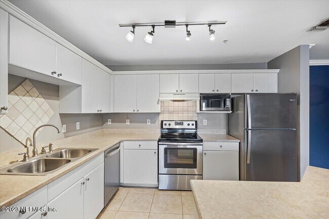 Building Photo - 3591 KERNAN Blvd
