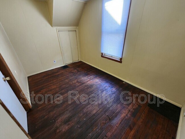 Building Photo - 2343 Garfield Ave