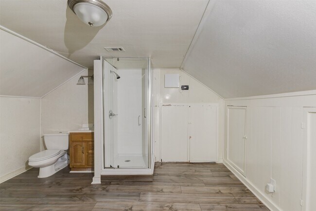 Building Photo - 2214 Ashley St