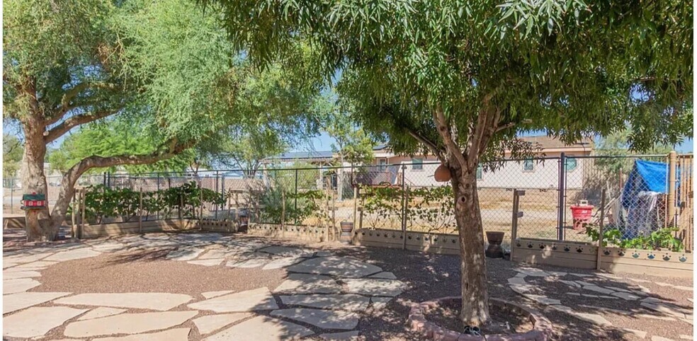 Building Photo - 8195 S Vandemoer Ln