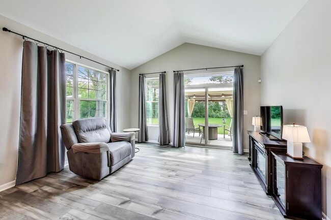 Building Photo - 1101 Black Cherry Dr