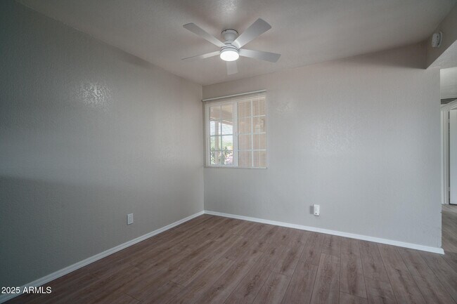 Building Photo - 9509 W Pierce St