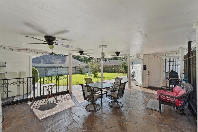Building Photo - 20618 Fieldtree Dr
