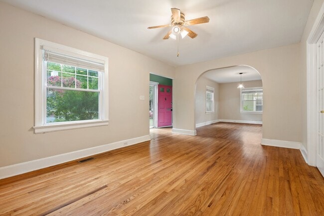 Building Photo - Beautiful Home in Trinity Park