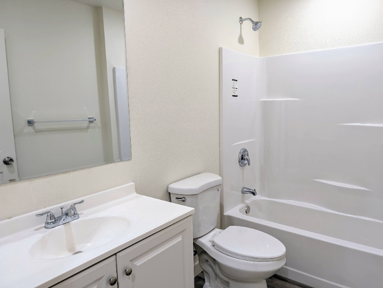 Building Photo - 1358 N Murray St