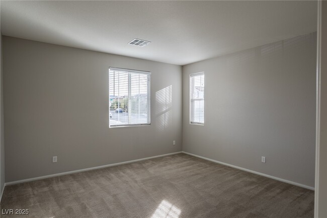 Building Photo - 3012 Camino Largo Ave