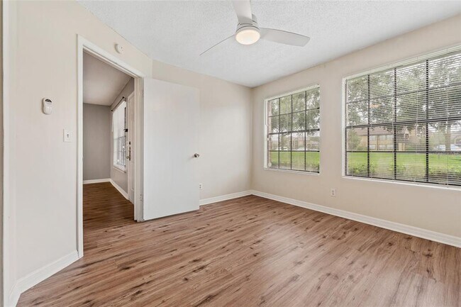 Building Photo - 370 Lake Placid Ct