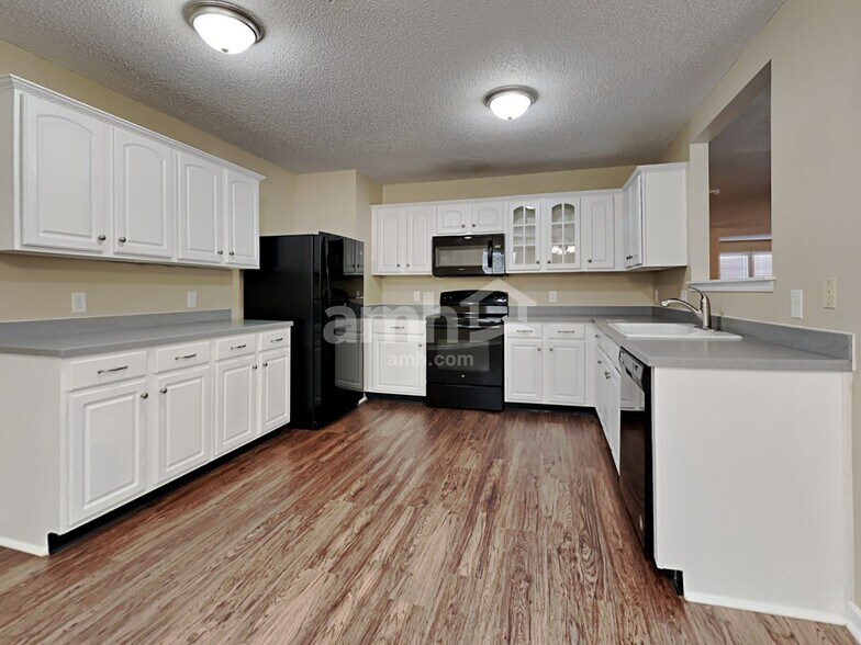 Building Photo - 505 Abbywood Cir