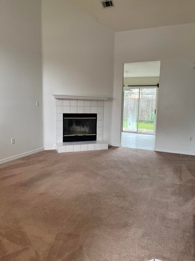Building Photo - 1873 Whispering Oaks Ln