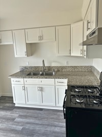 Building Photo - 210 S Newhope St.