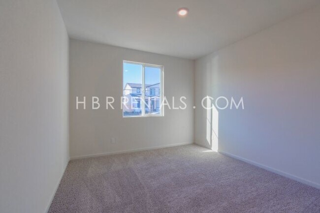 Building Photo - Modern & Spacious SINGLE STORY 4-Bedroom Home in Manteca – Fresh Updates & Comfortable Living