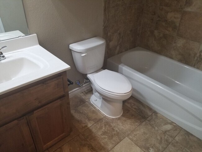 Building Photo - 4302 Hunters Pl Dr