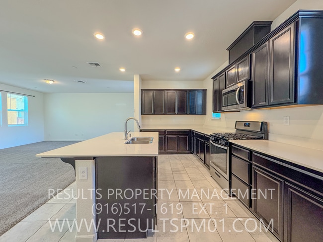 Building Photo - Beautiful Natomas 4 Bedroom Home w Loft