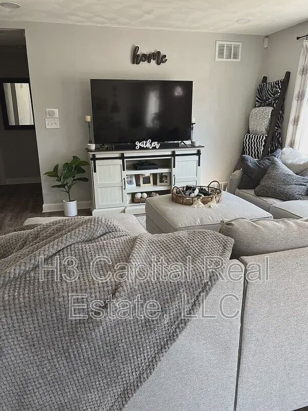 Building Photo - 115 Alice Dr