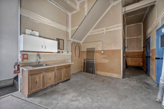 Building Photo - 30 El Caballo Trail