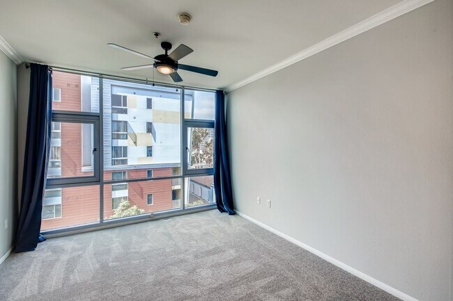 Building Photo - Top Floor Cortez Hill Studio with Western ...