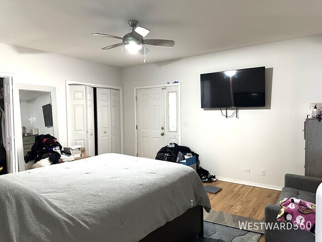 Building Photo - 3936 N Ashland Ave