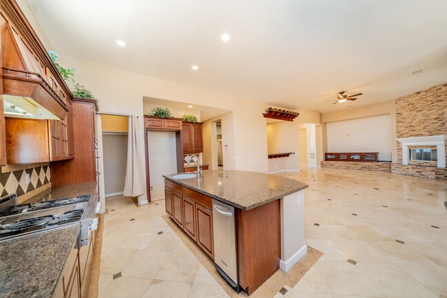 Building Photo - 17425 Cyrus Ln