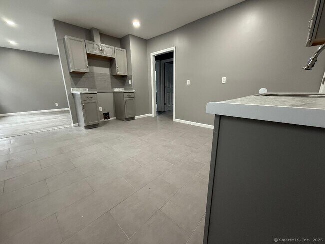 Building Photo - 431 Dixwell Ave