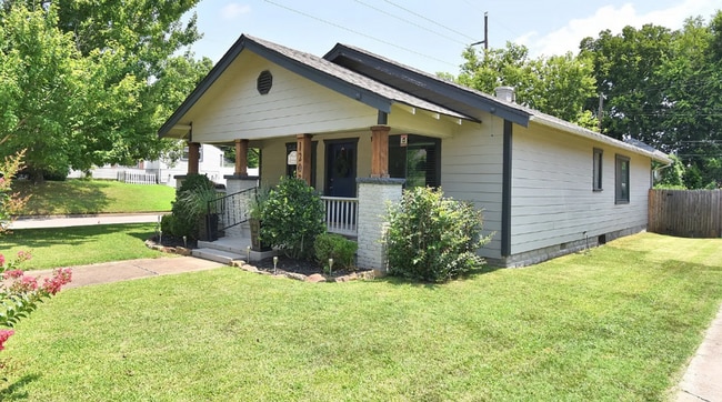 Building Photo - Midtown 2-bed, 2-bath Available Mid August!