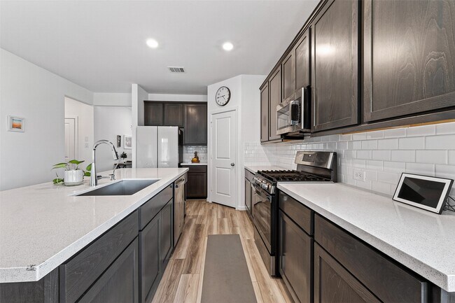Building Photo - 21831 Tallulah River Dr
