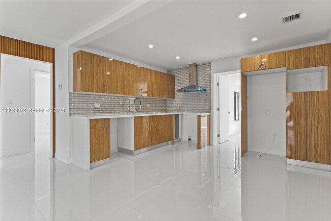 Building Photo - 1524 SW 32nd Ct