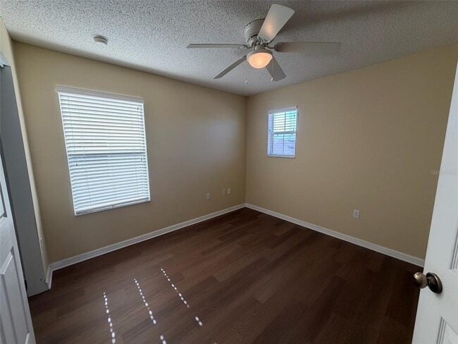 Building Photo - 256 Canna Dr