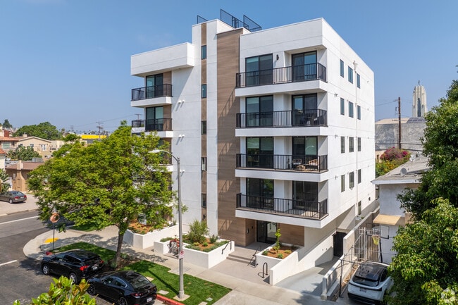 Building Photo - 8867 W Alcott St