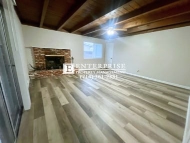 Building Photo - Gorgeous 4-bedroom rental home with in-law suite & two primary suites!