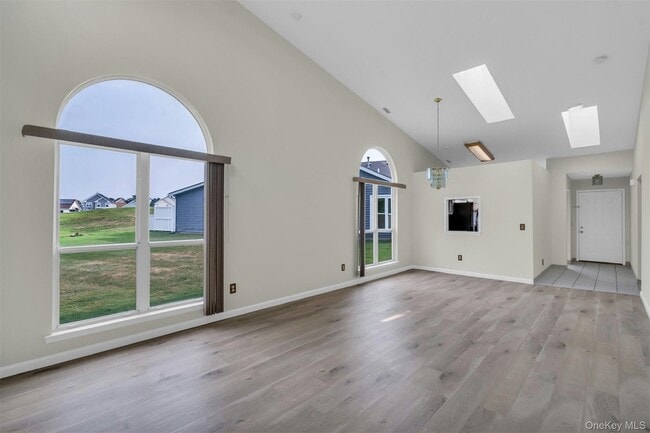 Building Photo - 745 Spring Lake Dr