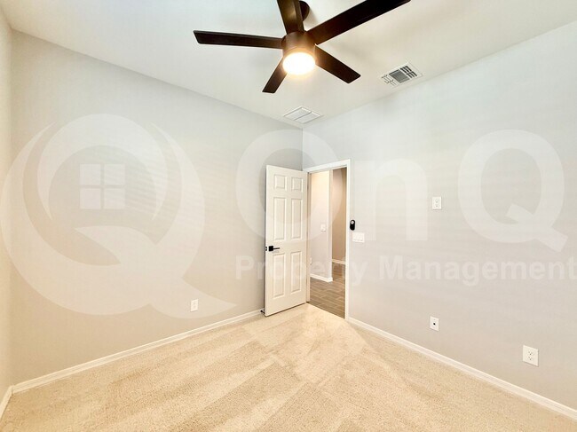 Building Photo - 5523 W Coplen Farms Rd