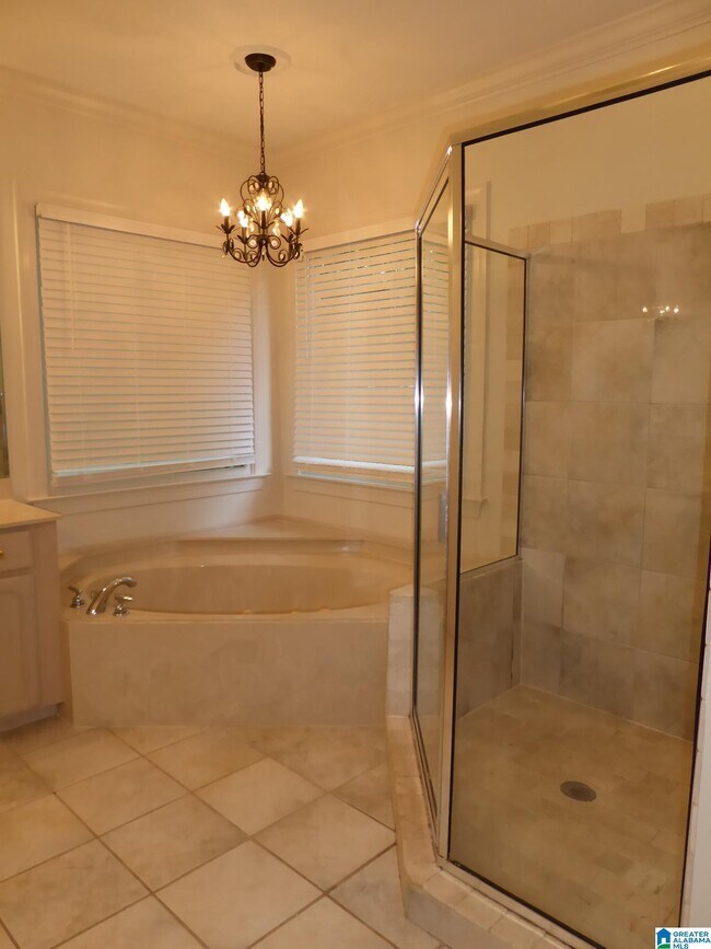 Building Photo - 1040 Cole Cir