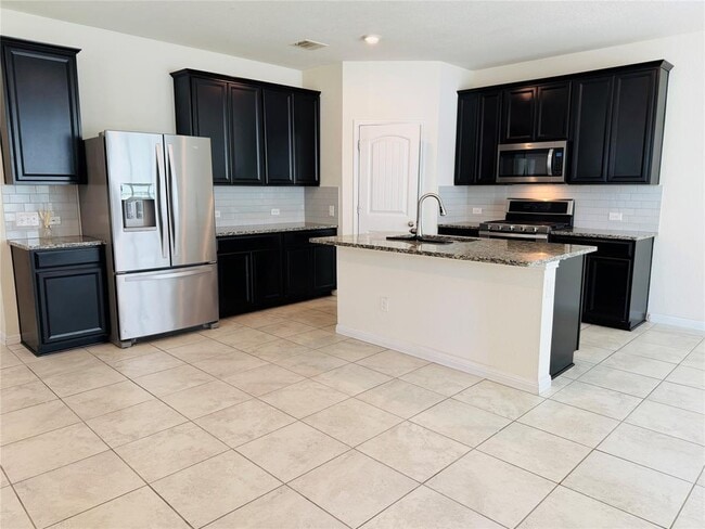 Building Photo - 2013 Hat Bender Lp