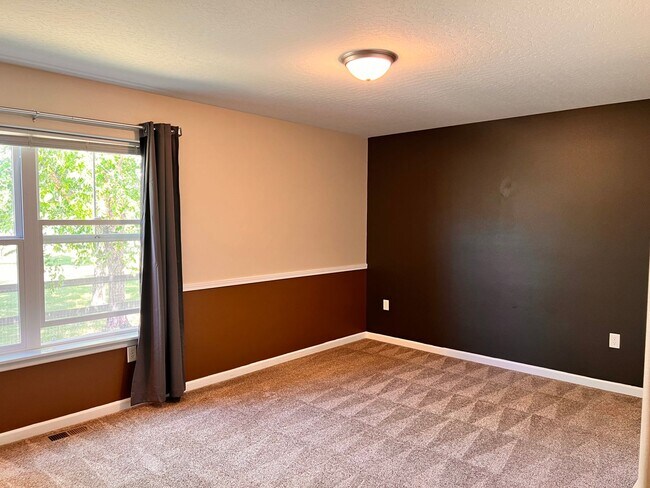 Building Photo - Spacious 3-bedroom, 2 bath in Lolo, MT!!
