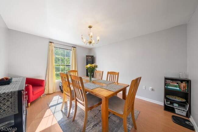 Building Photo - 32 Montville Ave