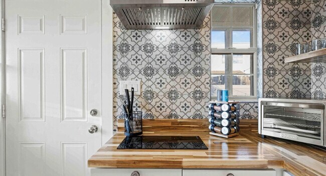 Building Photo - 209 Angelfish Ave.