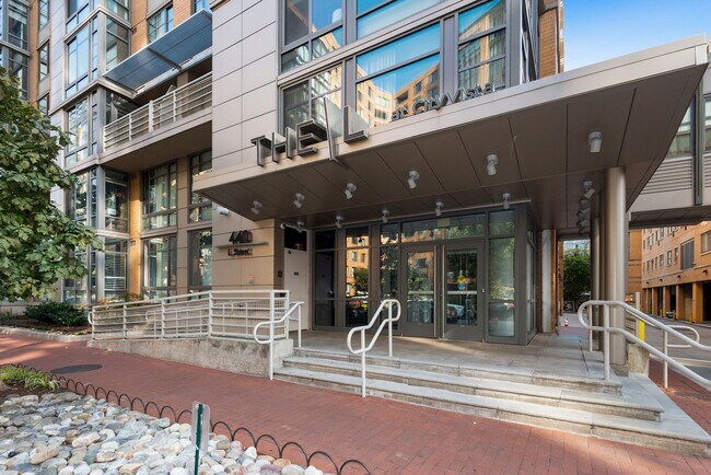 Building Photo - 440 L St NW