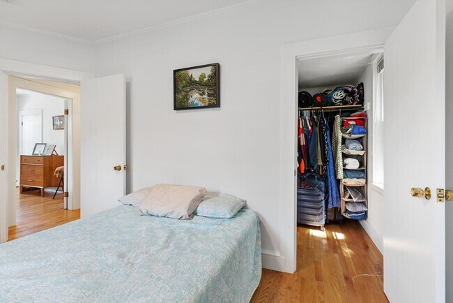 Building Photo - 17 Holworthy Pl