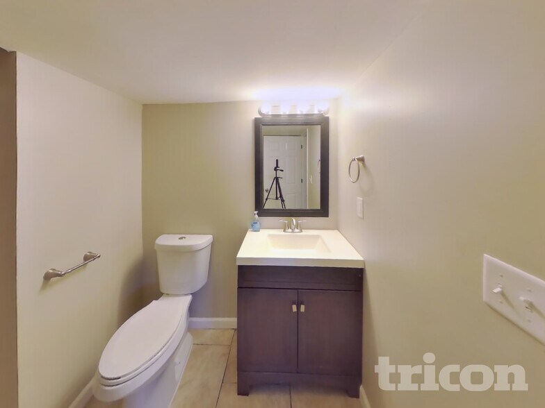 Building Photo - 43 Westbrook Dr