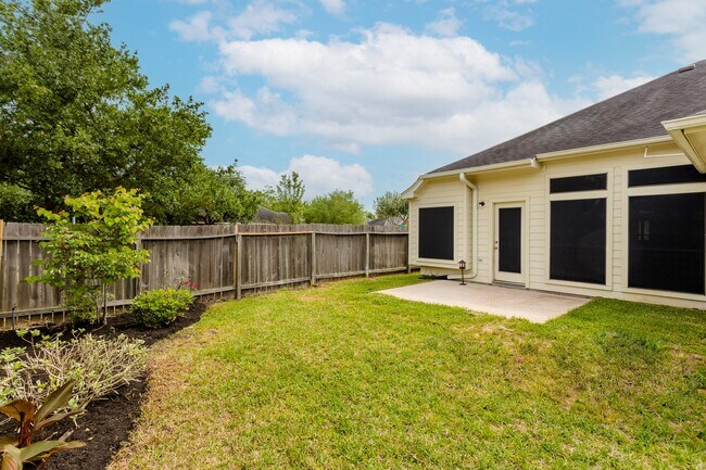 Building Photo - 4839 Taylor Lake Ct