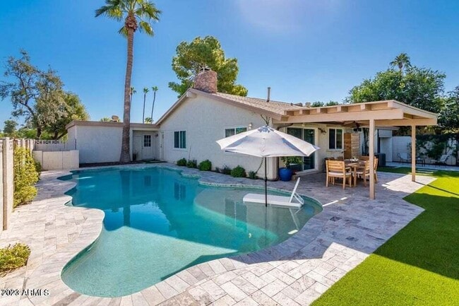 Building Photo - 7526 Via De Ln