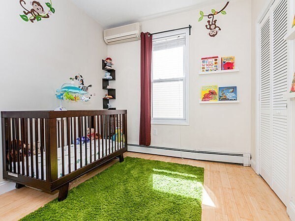 Building Photo - 154 Boylston St