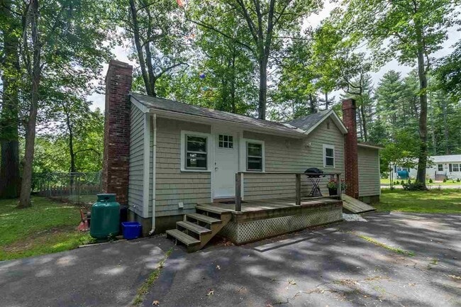 Building Photo - 108 Linden St