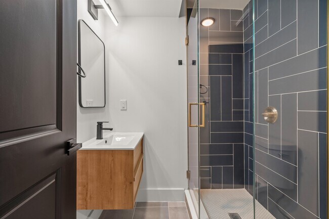 Building Photo - 14 Westervelt Pl