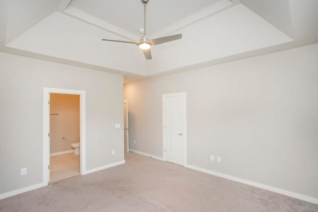 Building Photo - 3637 Hydes Ferry Rd