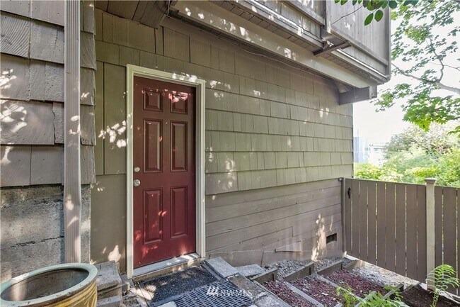 Building Photo - Spacious Montlake Rental with Stunning Vie...