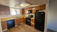 Building Photo - Townhome in 4-plex - near UNR - off street parking