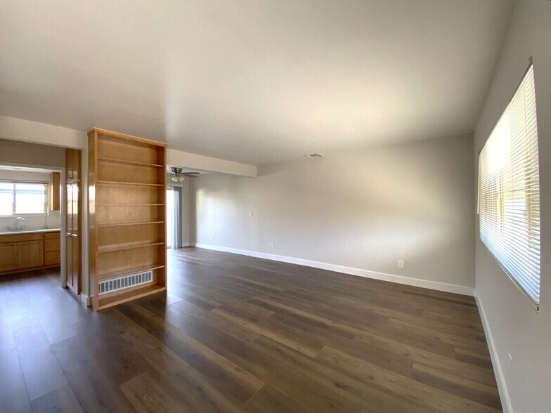 Building Photo - 7928 Virginia St