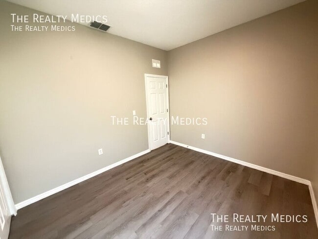 Building Photo - 1611 Fannin Ave NW
